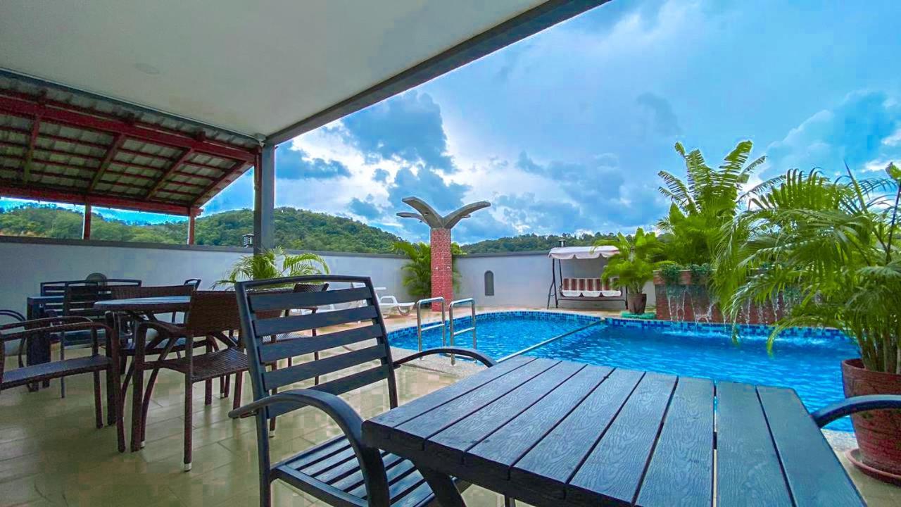 Norshah Village Resort Pantai Cenang  Exterior foto