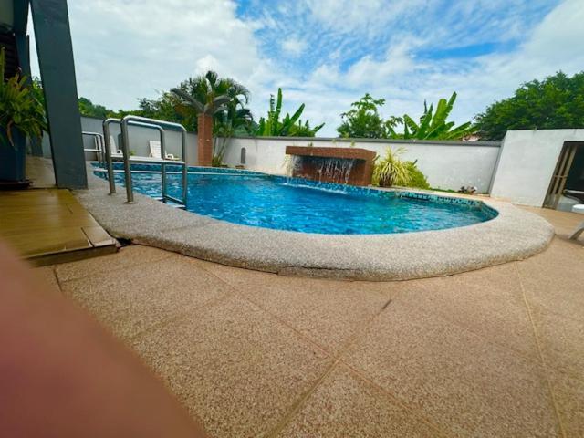 Norshah Village Resort Pantai Cenang  Exterior foto