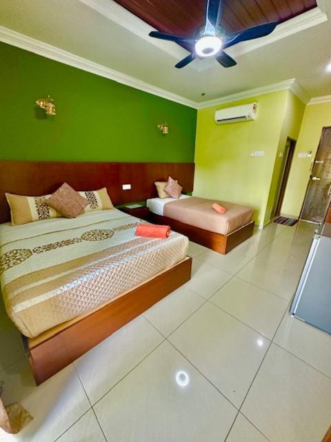 Norshah Village Resort Pantai Cenang  Exterior foto